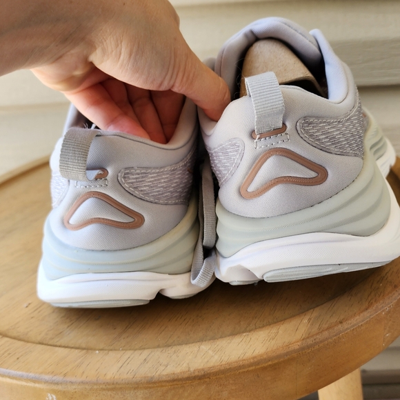 Hoka One One women's Gaviota 5 wide sneakers size 7 - Picture 9 of 12